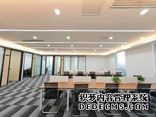 电梯口 带全套办公家具 百万豪装 视野开阔 龙光世纪
